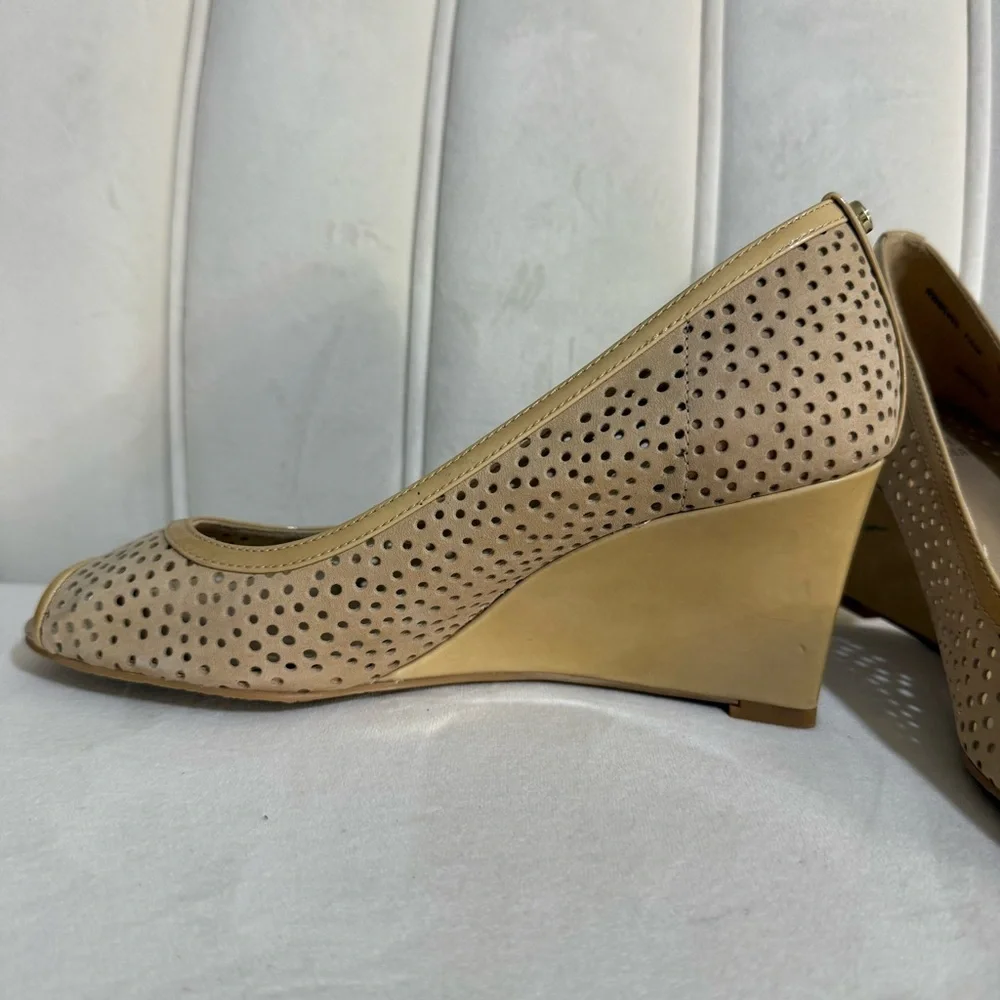 Stuart Weitzman Women’s Size 7.5 Perfecto Peep Toe Wedges - Picture 4 of 16